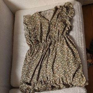 Umgee Green and Cream Floral Top